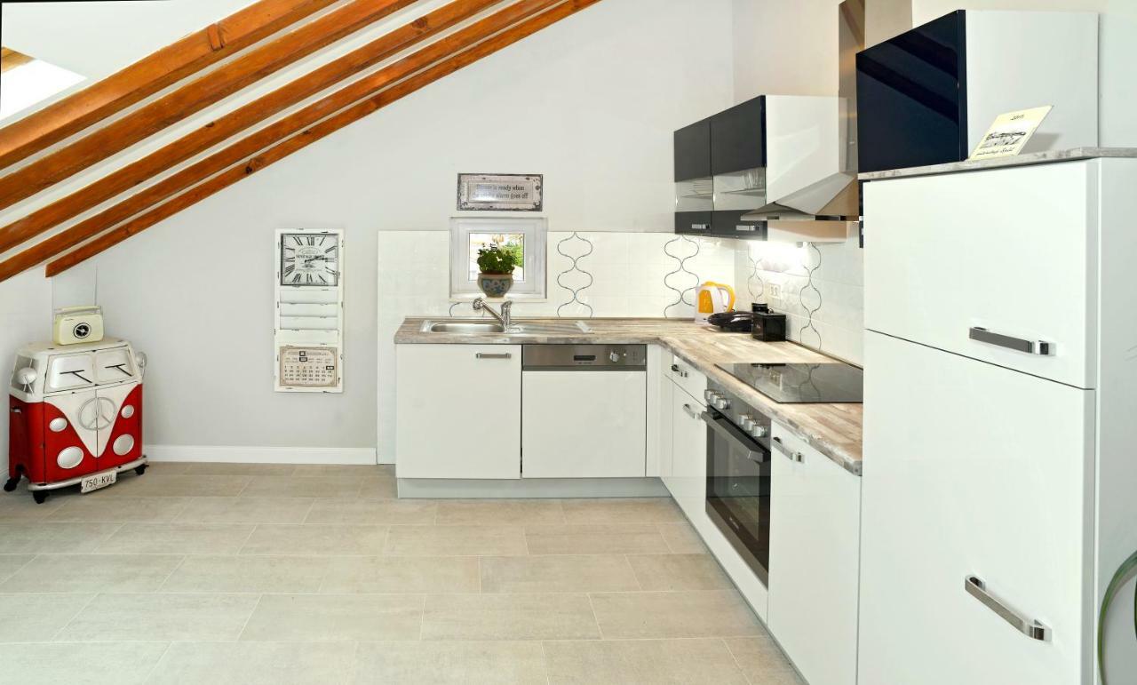 Apartment Holiday In Подстрана Экстерьер фото